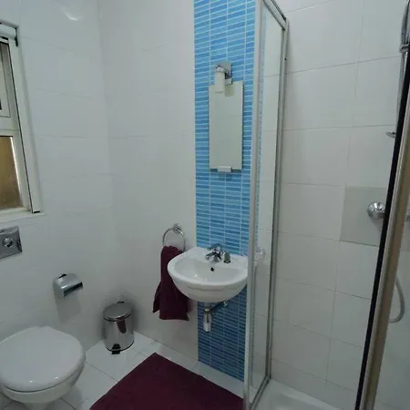 Rooftop St Julians E1 San Ġiljan