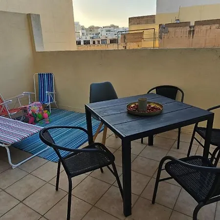 아파트 Rooftop St Julians E1 *