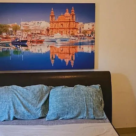 Rooftop St Julians E1 Apartman *