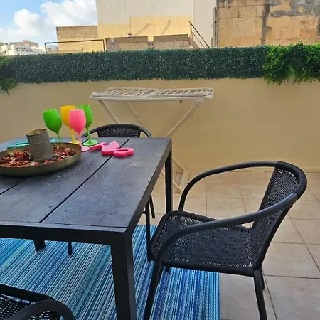 Rooftop St Julians E1 * San Ġiljan