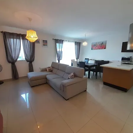 Rooftop St Julians E1 Apartman *