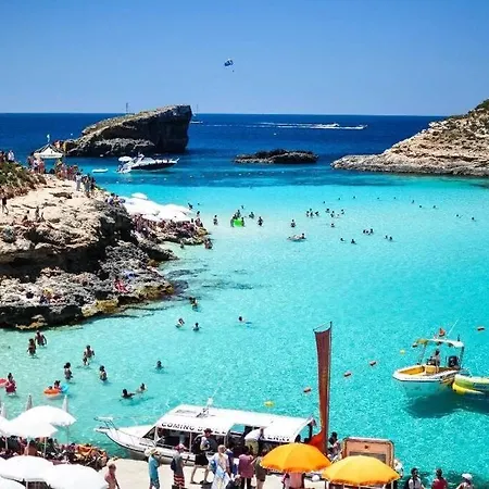 Rooftop St Julians E1