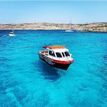 Rooftop St Julians E1