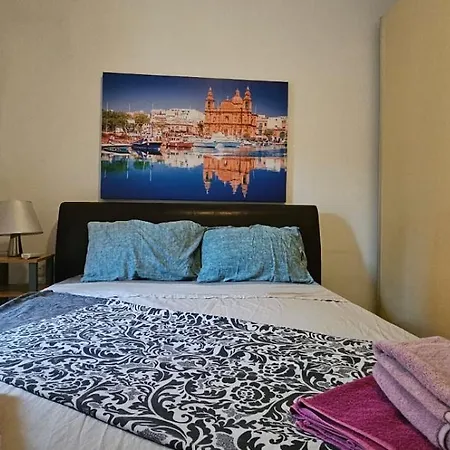 Διαμέρισμα Rooftop St Julians E1 *