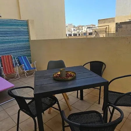 Rooftop St Julians Apartment