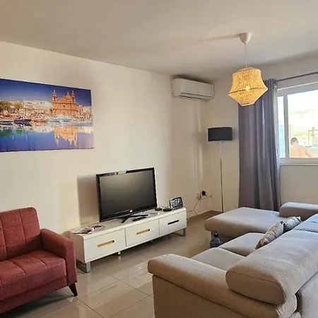 Διαμέρισμα Rooftop St Julians E1