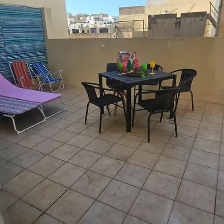 Rooftop St Julians Apartment