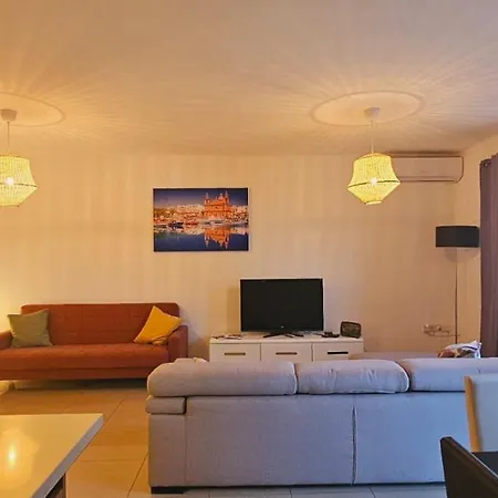 Rooftop St Julians Apartment *