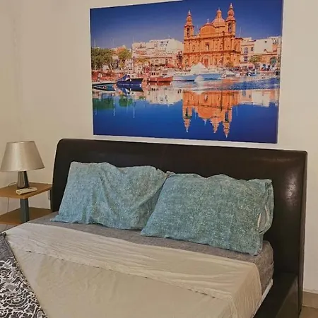 Διαμέρισμα Rooftop St Julians E1 *