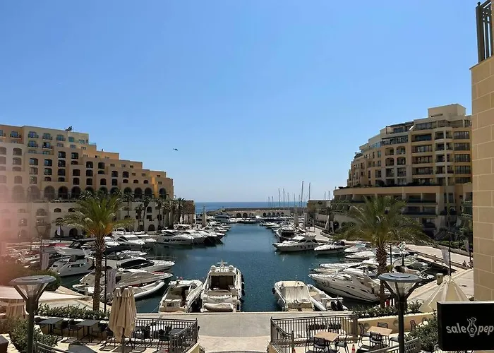 Rooftop St Julians E1