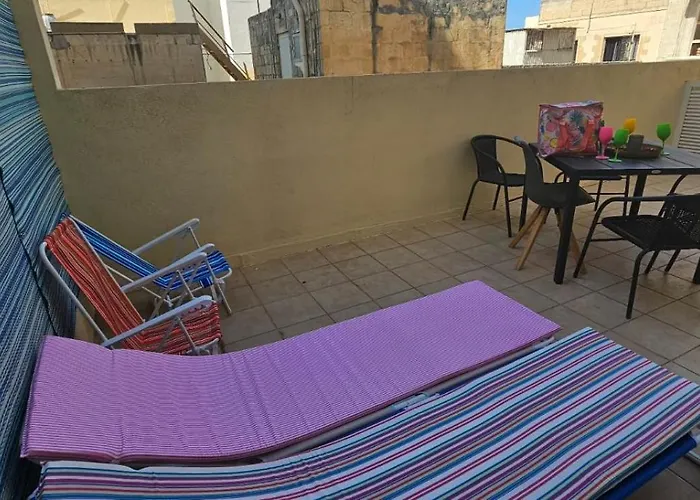 Rooftop St Julians E1 San Julián