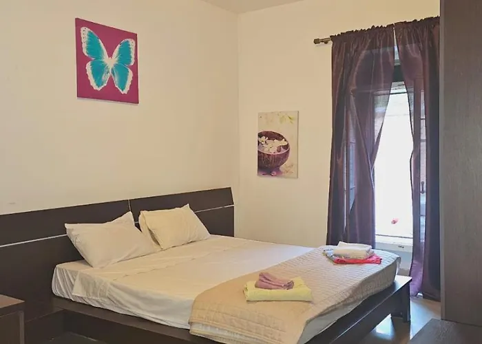 Rooftop St Julians E1 * San Julián