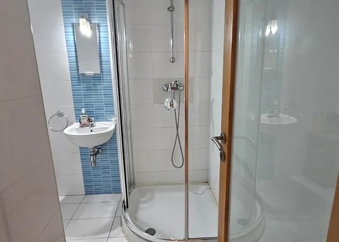 Rooftop St Julians E1 Apartment