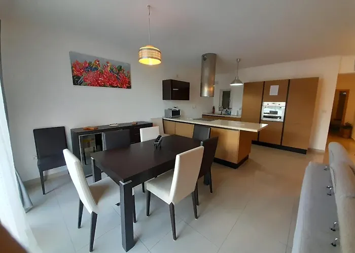 Rooftop St Julians E1 * Saint Julian's